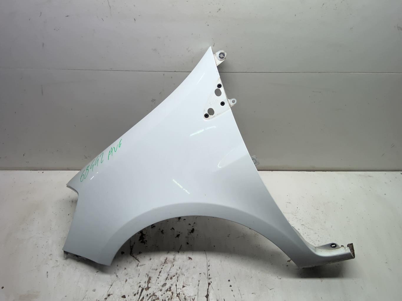 Aile avant gauche RENAULT CLIO 3 PHASE 1 Diesel - 1