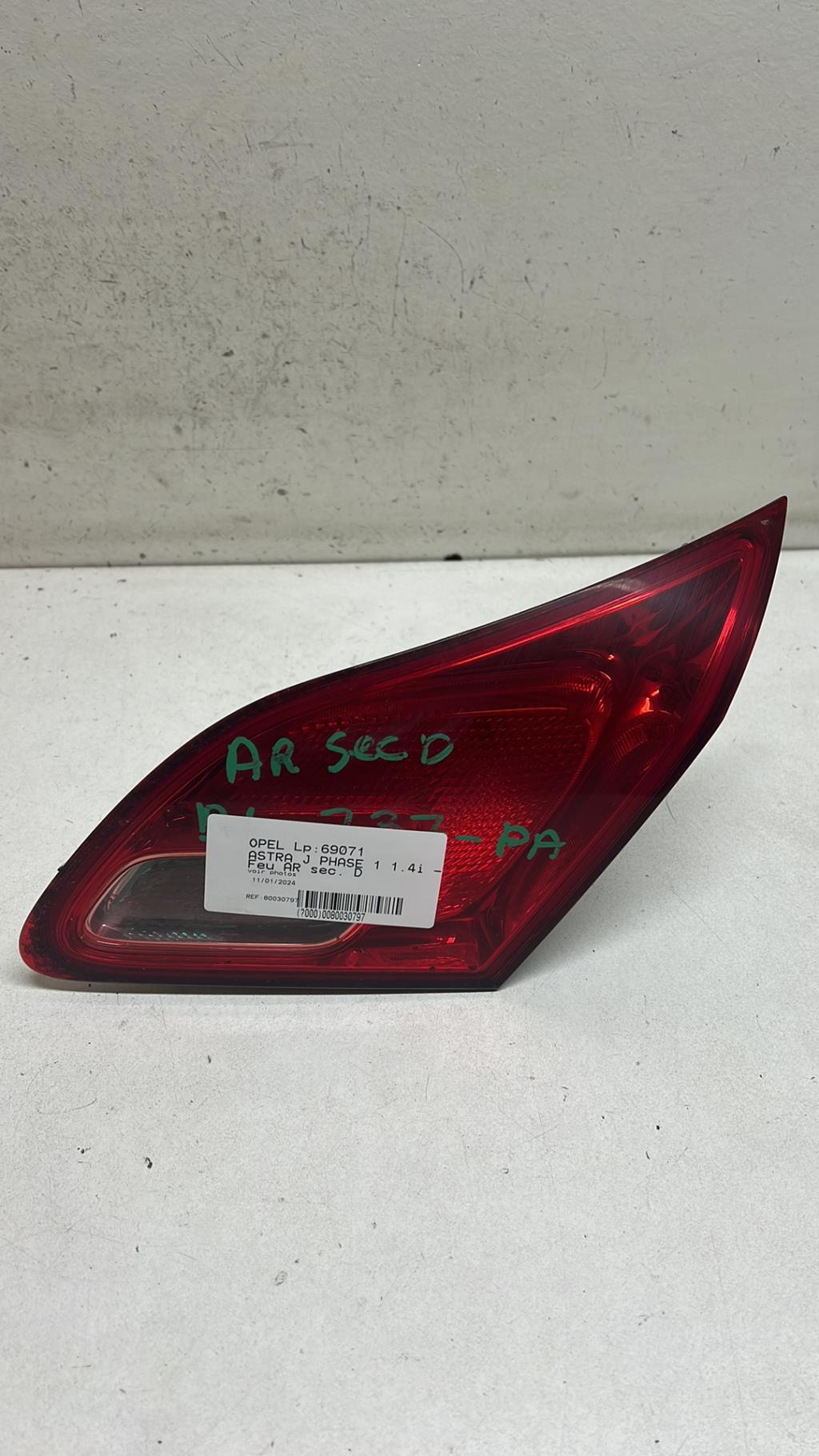Feu arriere secondaire droit (feux) OPEL ASTRA J PHASE 1 Essence - 1
