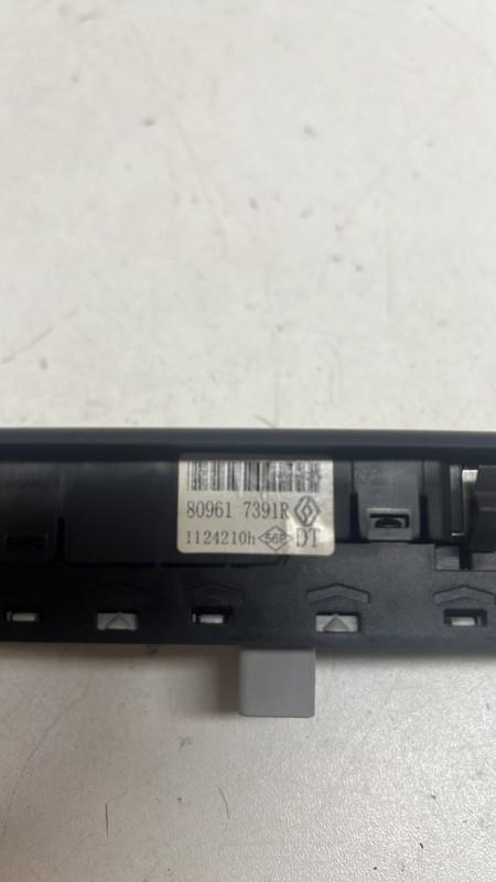 Interrupteur de leve vitre RENAULT LATITUDE Diesel - 1