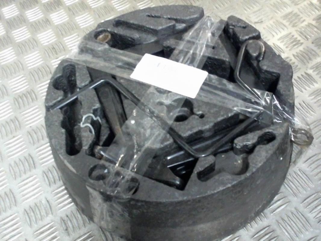 Cric (Ensemble depannage) OPEL ASTRA H GTC PHASE 1 Diesel - 1