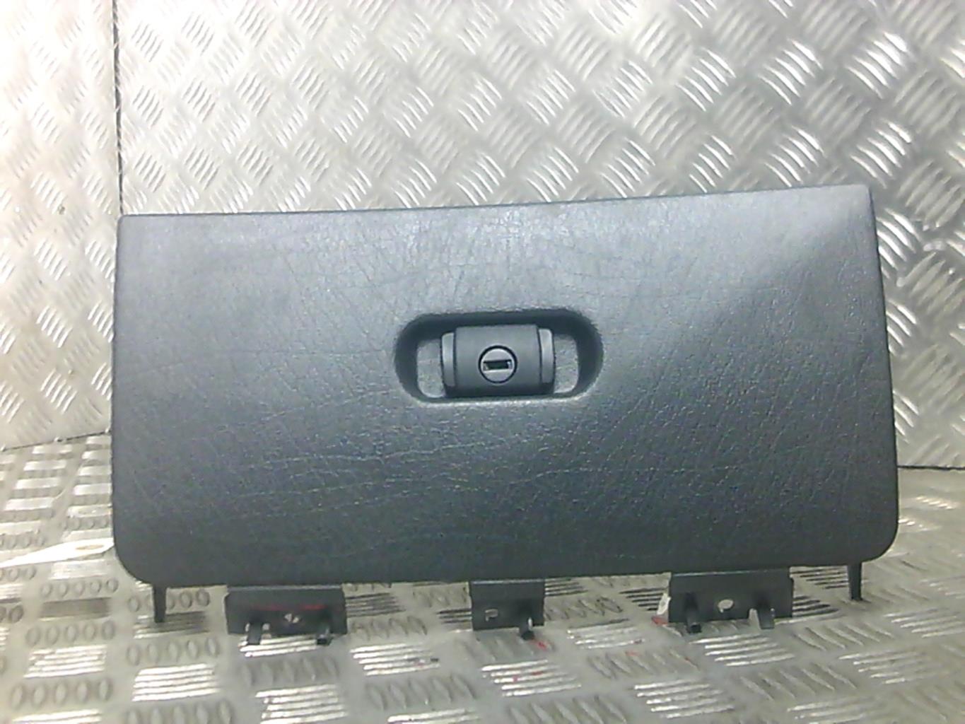 Couvercle de distribution VOLKSWAGEN POLO 3 PHASE 1 Essence - 1
