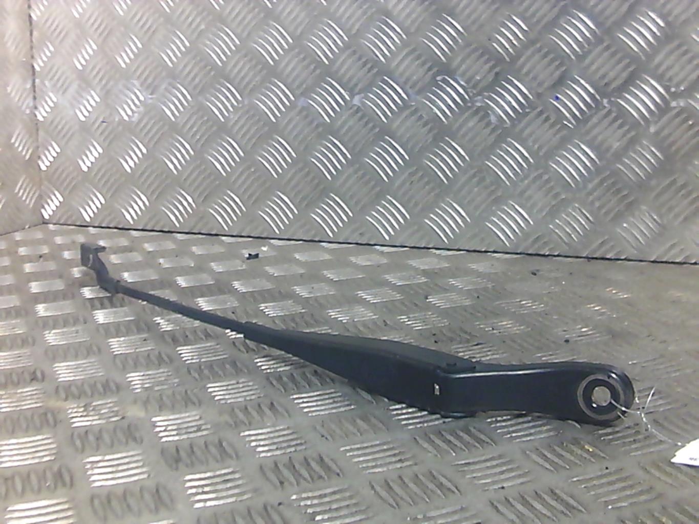 Braccio tergicristallo anteriore sinistro PEUGEOT 208 1 PHASE 1 Diésel - 1