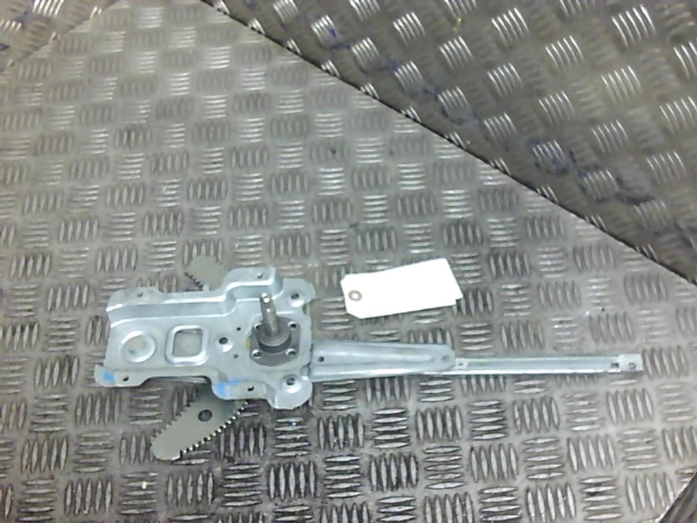 Alzacristalli manuale posteriore destro NISSAN MICRA 3 PHASE 3 Diésel - 1