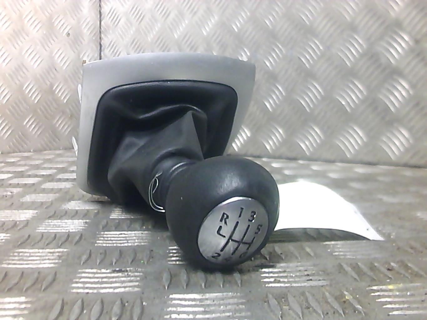Levier de vitesses RENAULT MEGANE 3 PHASE 1 BREAK Diesel - 1