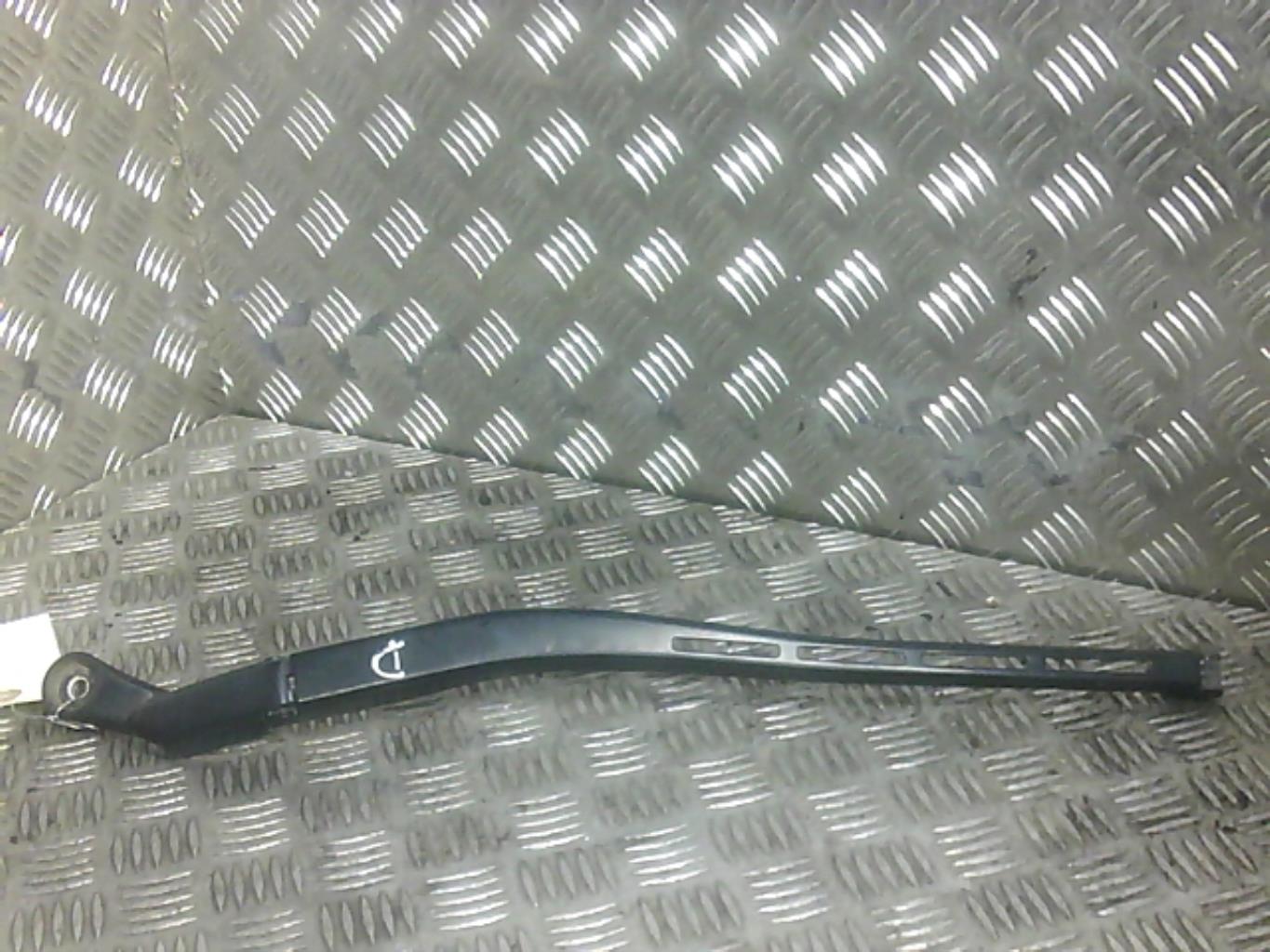 Braccio tergicristallo anteriore destro AUDI A4 2 AVANT PHASE 2 BREAK Diésel - 1