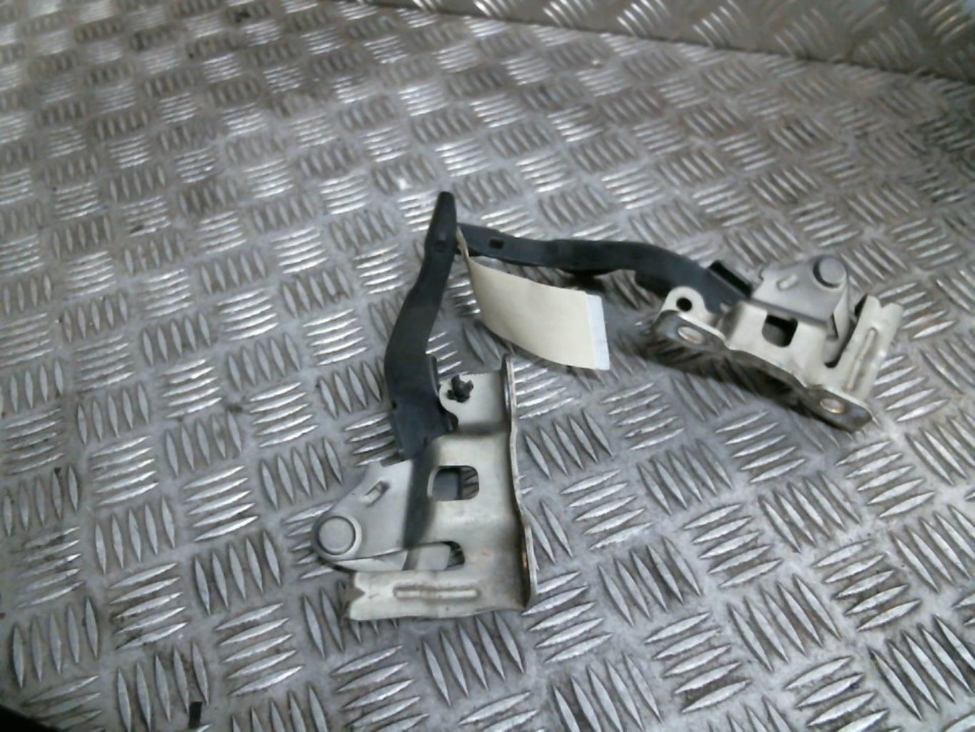 Charniere de capot KIA CARENS 3 Diesel - 1