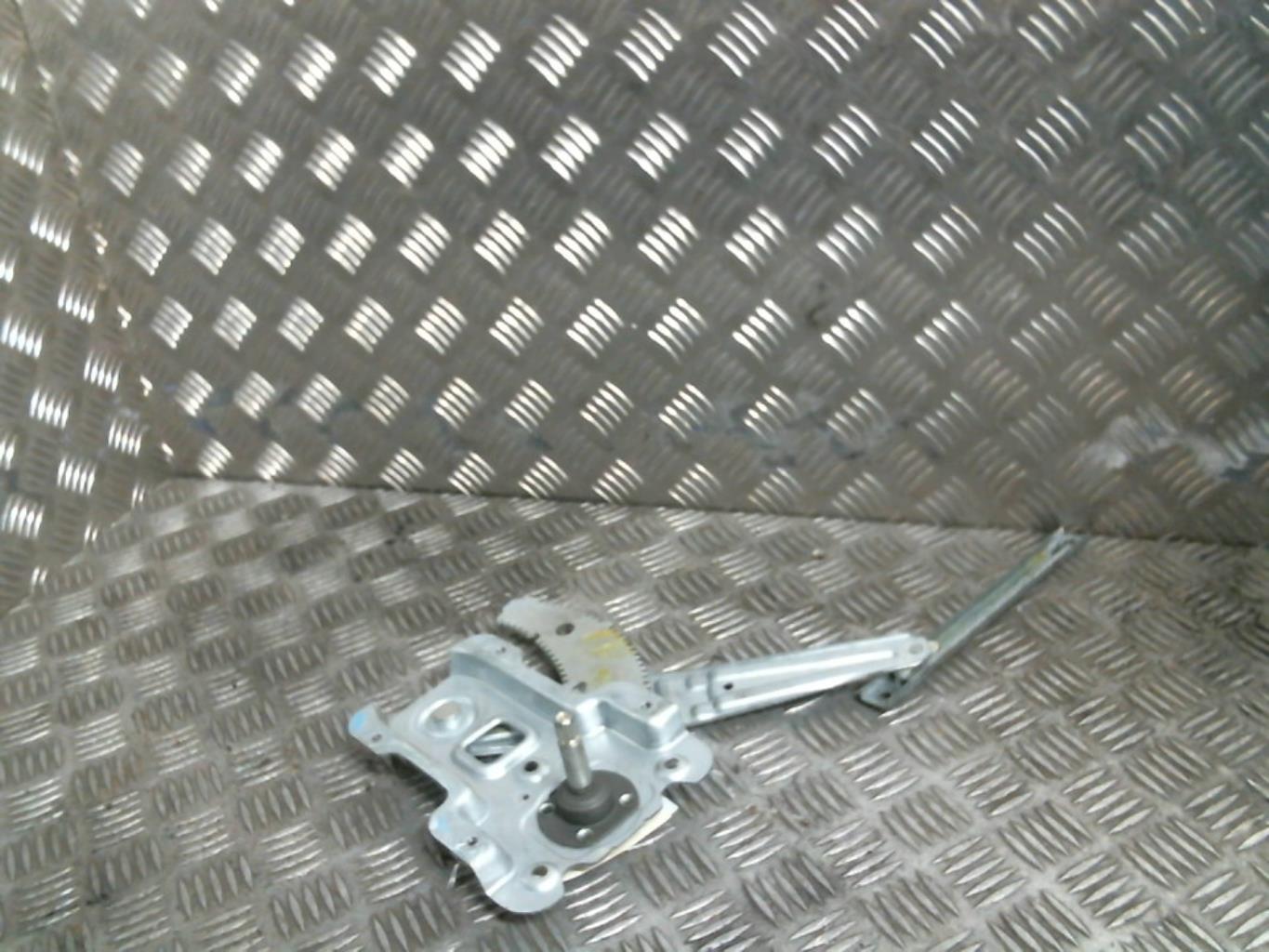 Alzacristalli manuale posteriore destro NISSAN MICRA 3 PHASE 1 Gasolina - 1