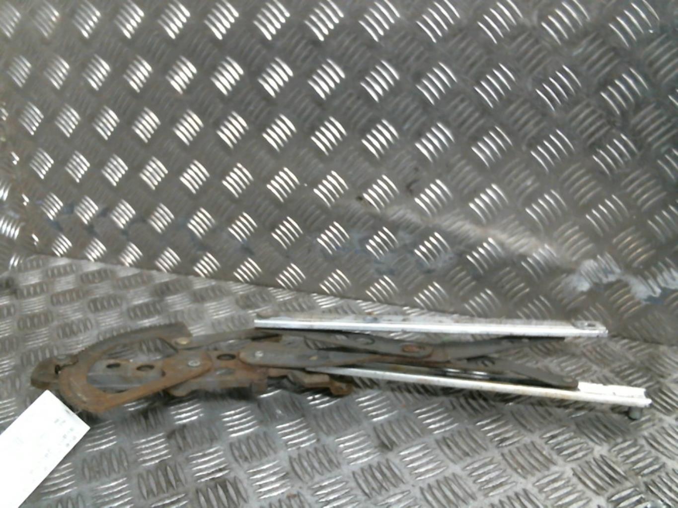 Alzacristalli manuale anteriore sinistro AUDI 100 1 PHASE 1 BREAK Gasolina - 1