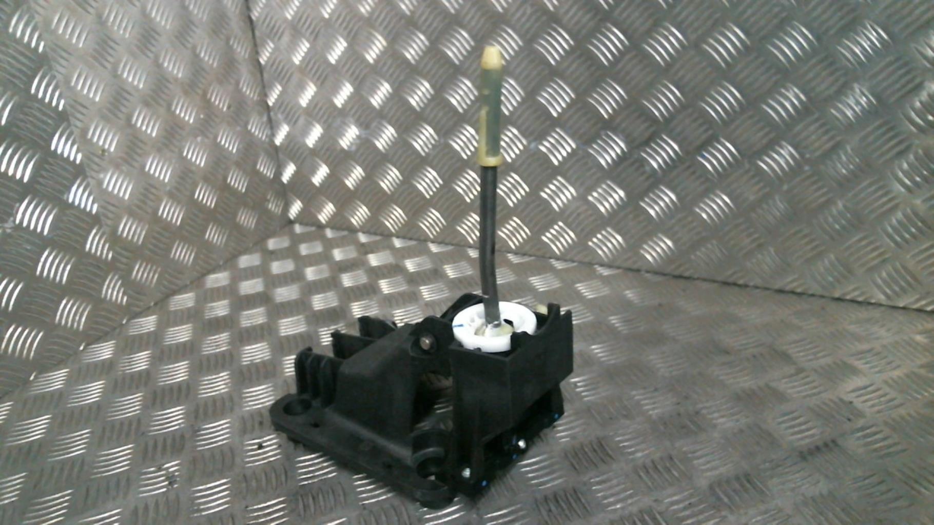 Levier de vitesses PEUGEOT 208 PHASE 1 Diesel - 1