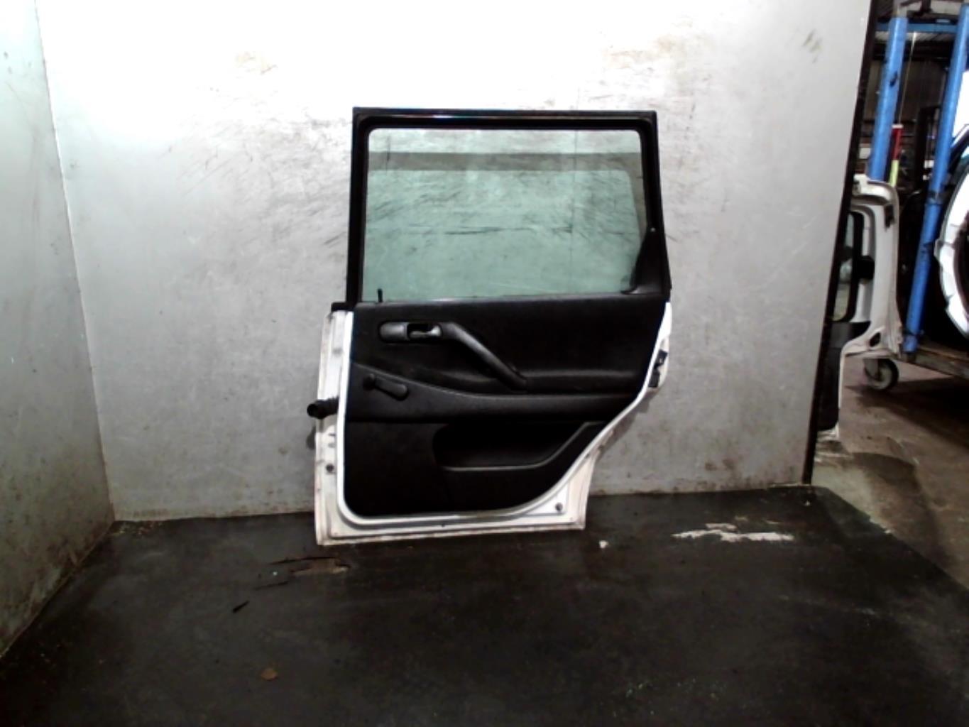Portiera posteriore destra VOLKSWAGEN PASSAT 3 PHASE 2 BREAK Gasolina - 1
