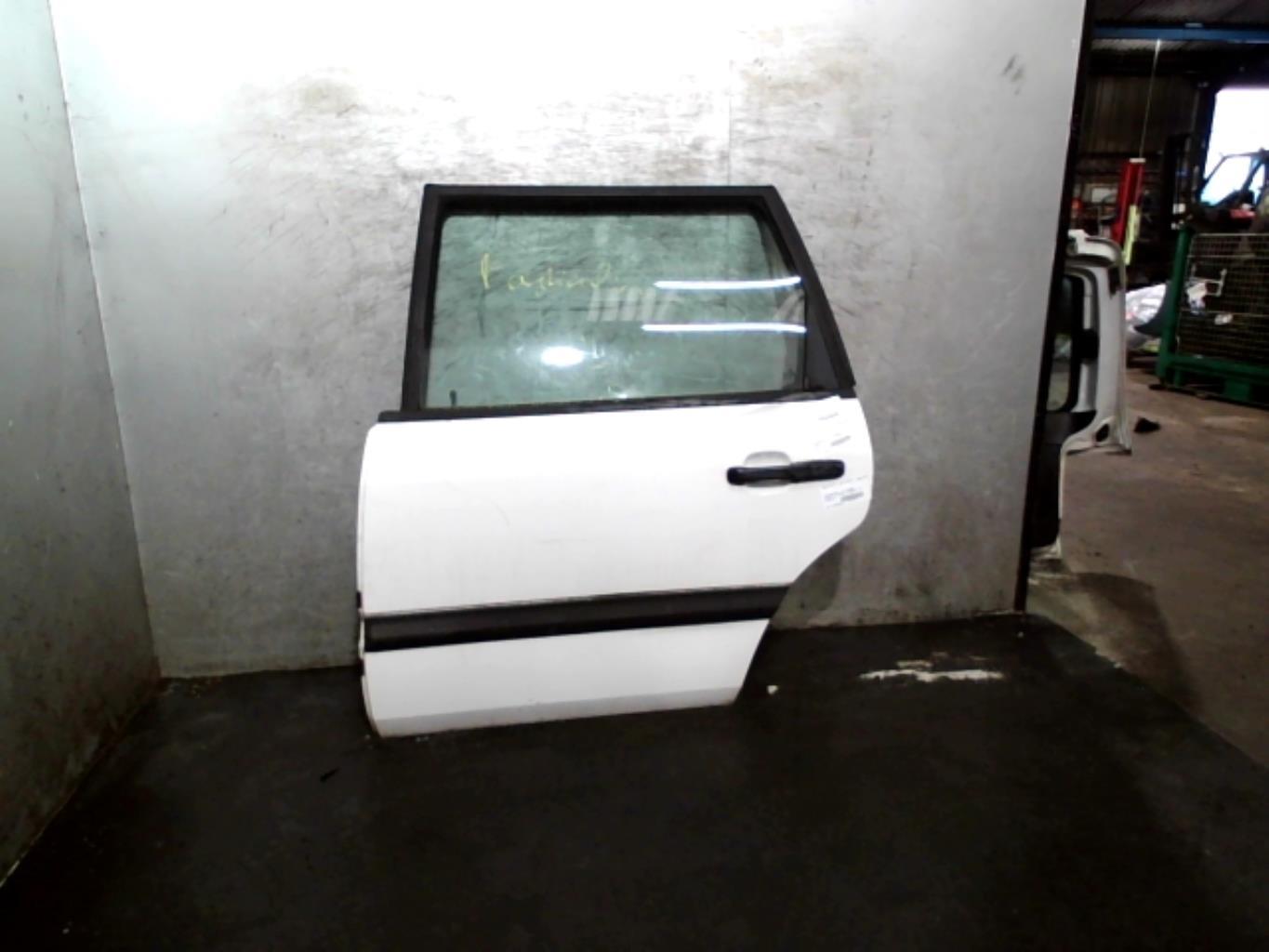 Portiera posteriore sinistra VOLKSWAGEN PASSAT 3 PHASE 2 BREAK Gasolina - 1
