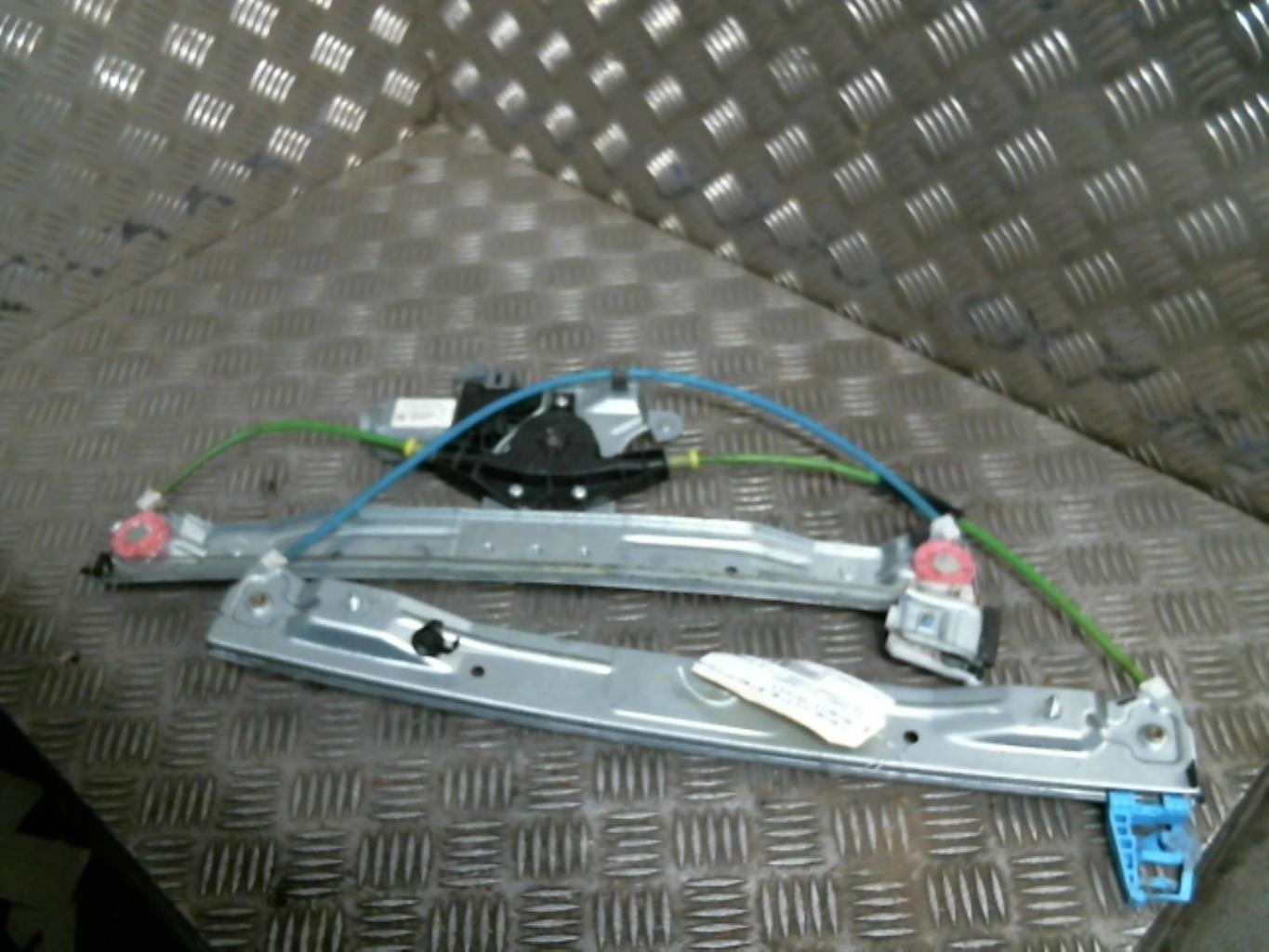 Alzacristalli elettrico anteriore destro
