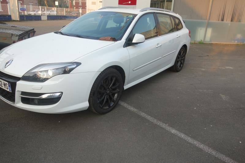 Volant RENAULT LAGUNA 3 PHASE 2 BREAK Diesel - 1