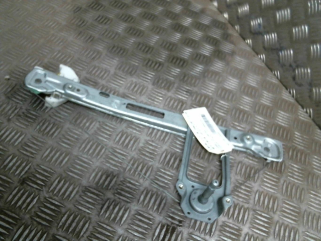 Alzacristalli manuale posteriore destro FORD FOCUS 1 Gasolina - 1
