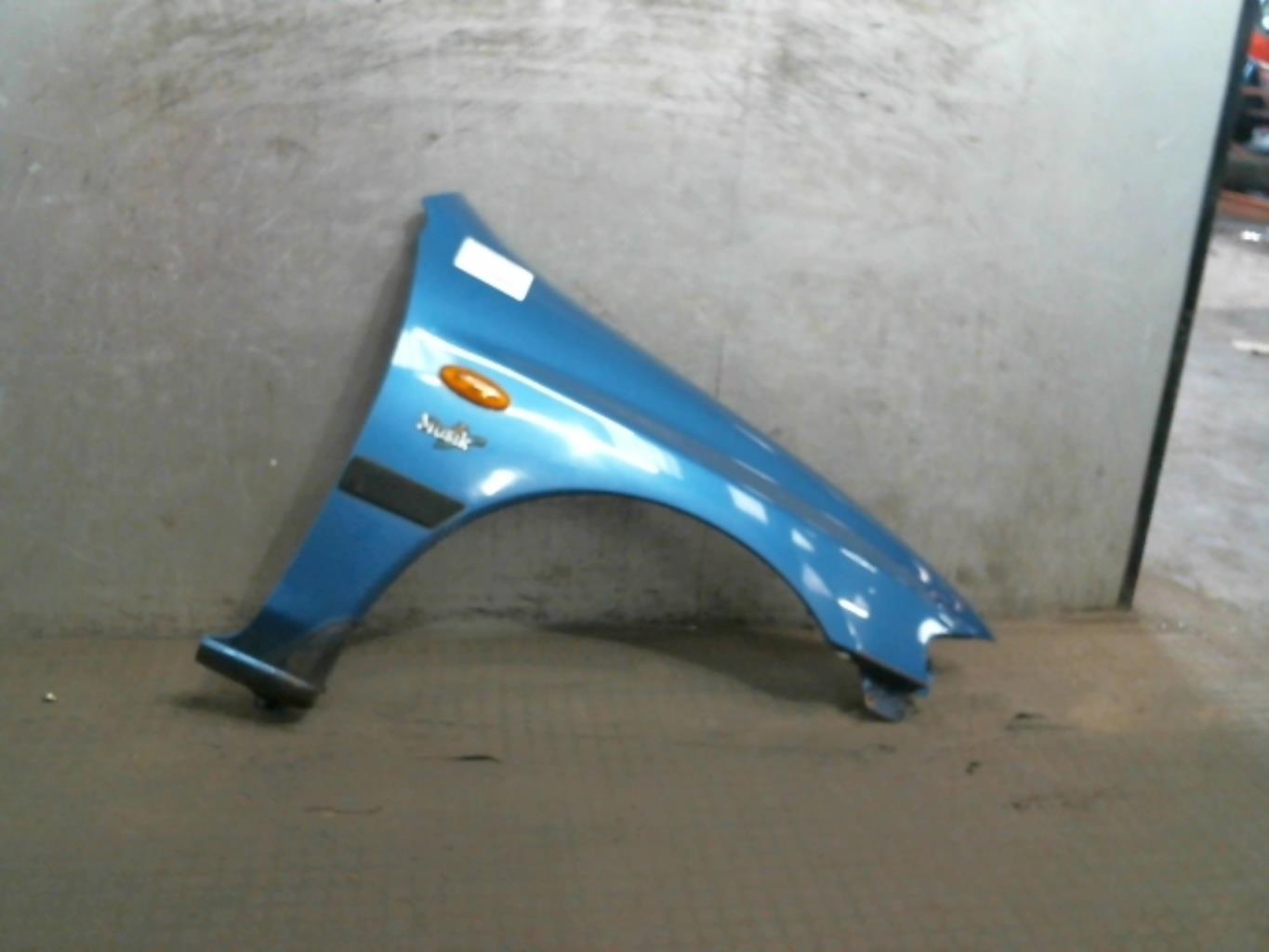 Aile avant droit MAZDA 323 6 Diesel - 1