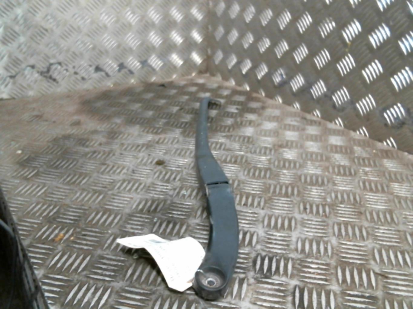 Braccio tergicristallo anteriore sinistro FIAT CROMA 2 PHASE 1 BREAK Diésel - 1