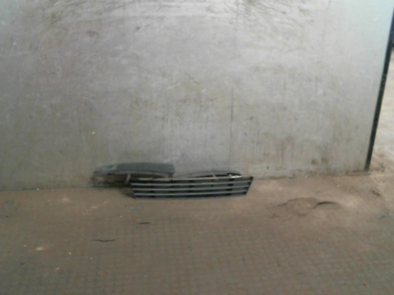 Calandre AUDI A6 2 AVANT PHASE 1 BREAK Diesel - 1