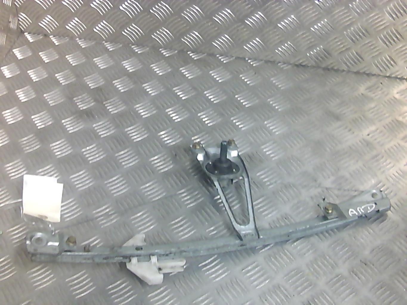 Alzacristalli manuale posteriore destro VOLKSWAGEN POLO 3 PHASE 2 Diésel - 1