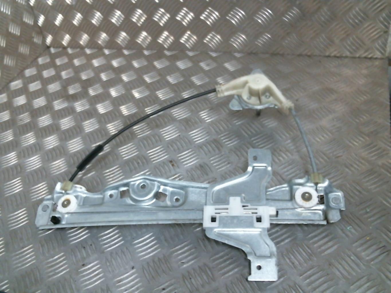 Alzacristalli manuale posteriore destro CITROEN C3 3 SOCIETE PHASE 1 Diésel - 1