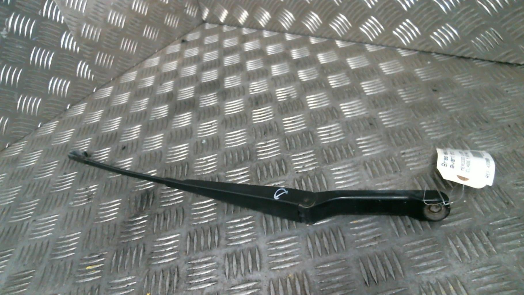 Braccio tergicristallo anteriore destro MERCEDES CLASSE M 163 PHASE 1 Diésel - 1