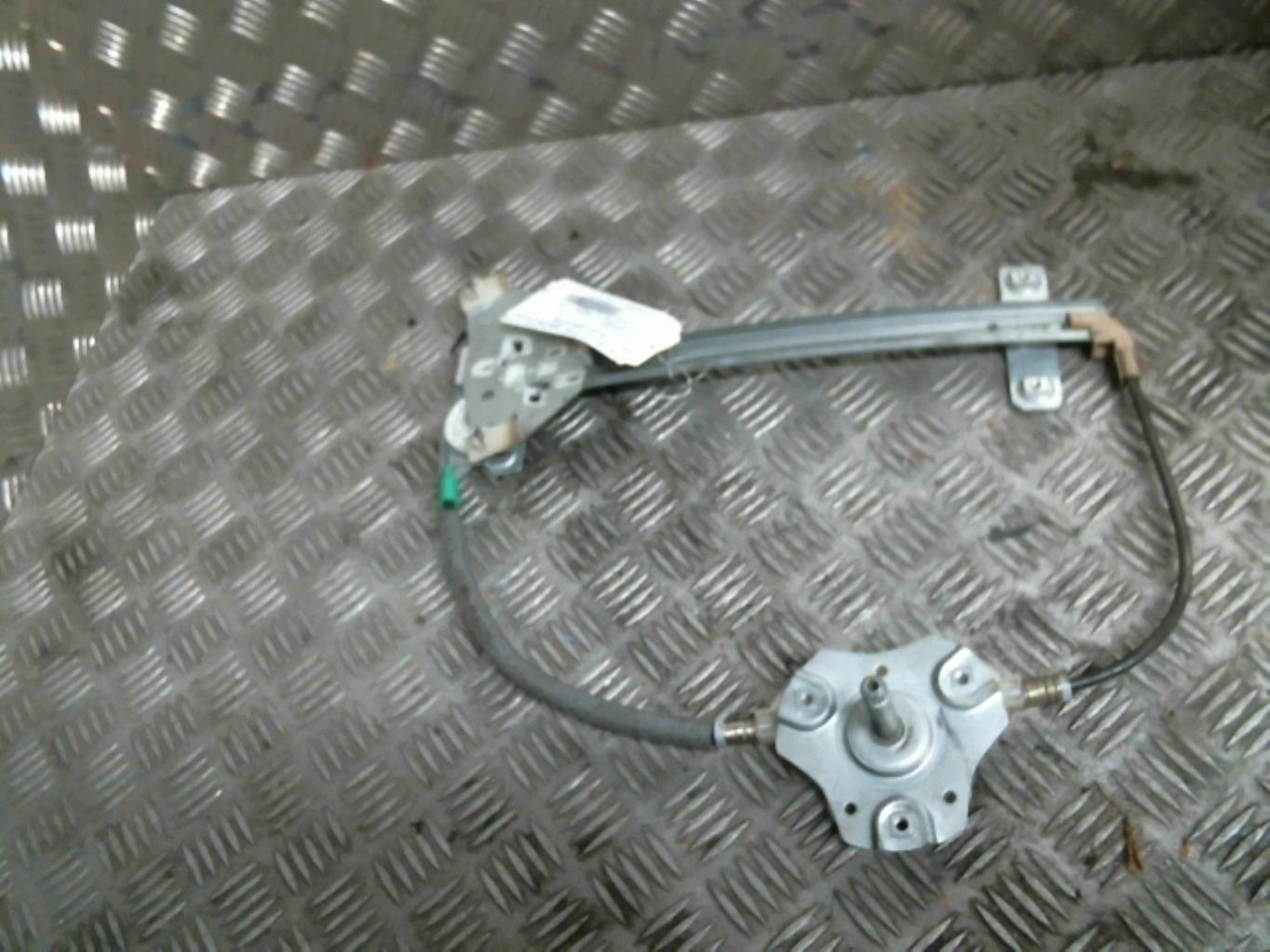 Alzacristalli manuale posteriore sinistro VOLVO V 40 1 PHASE 2 BREAK Diésel - 1