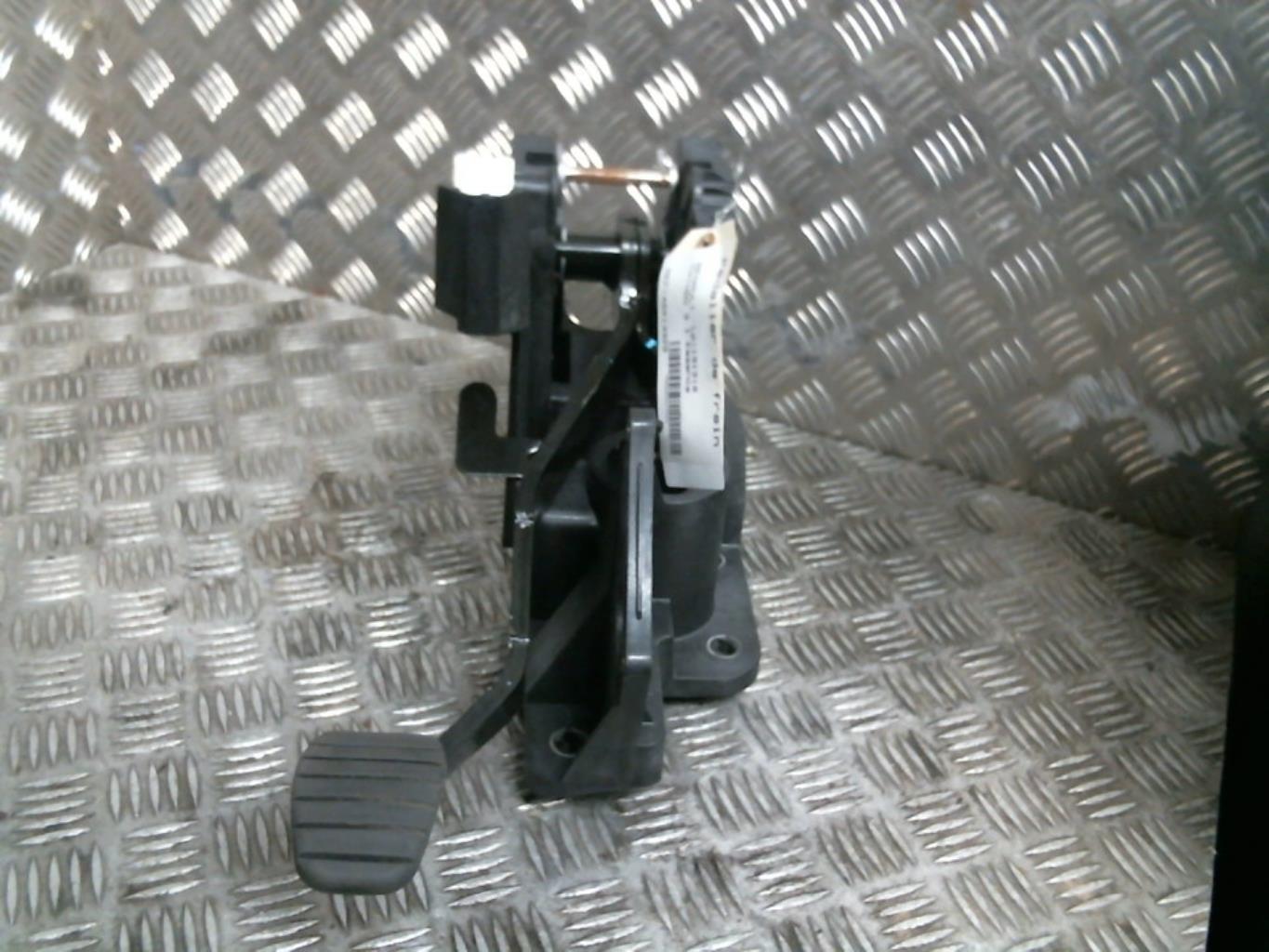 Pedale de frein RENAULT TWINGO 3 Essence - 1