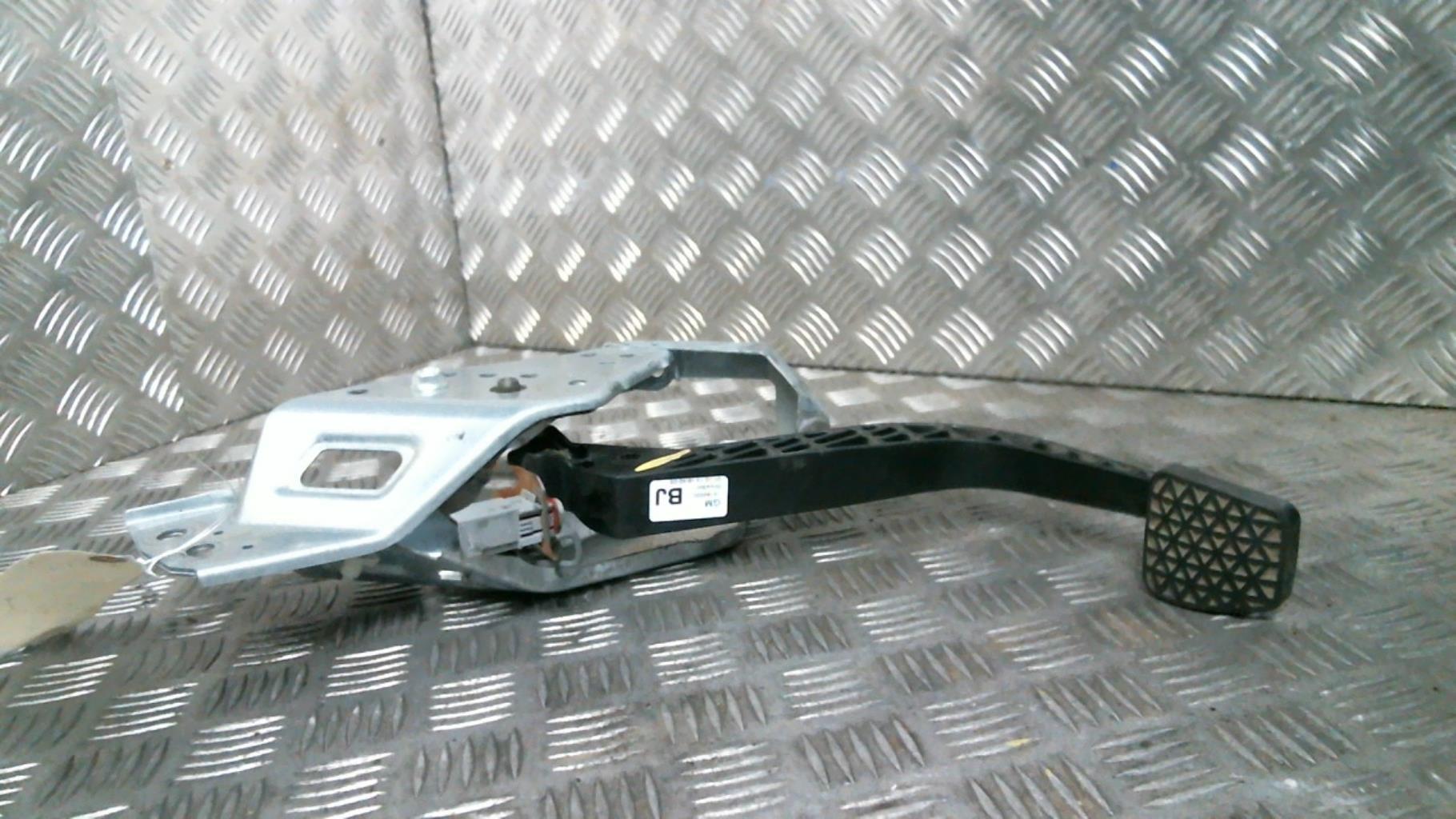 Pedale della frizione OPEL ZAFIRA B PHASE 1 Diésel - 1