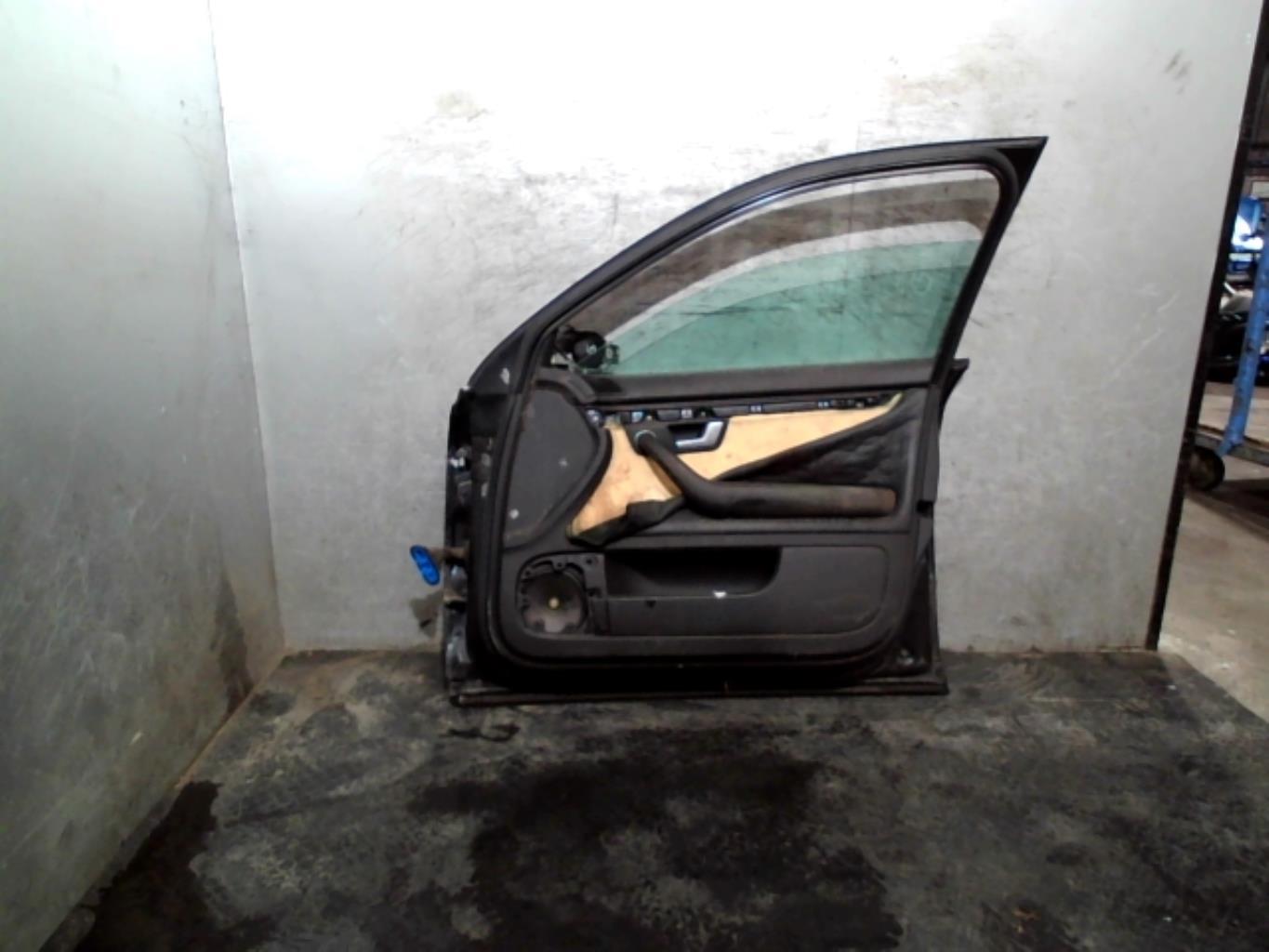 Puerta delantera derecha AUDI A4 2 AVANT PHASE 1 BREAK  - 1
