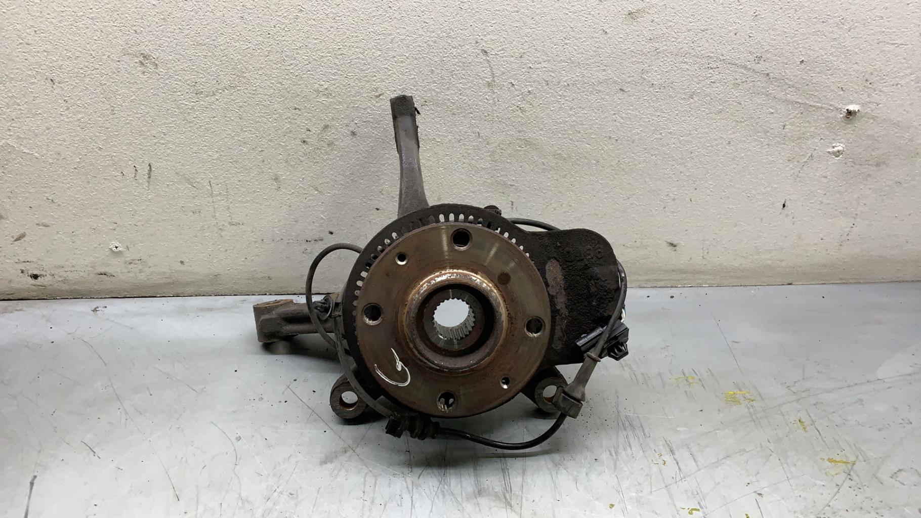 Fuso a snodo anteriore sinistro SUZUKI SWIFT 4 Gasolina - 1