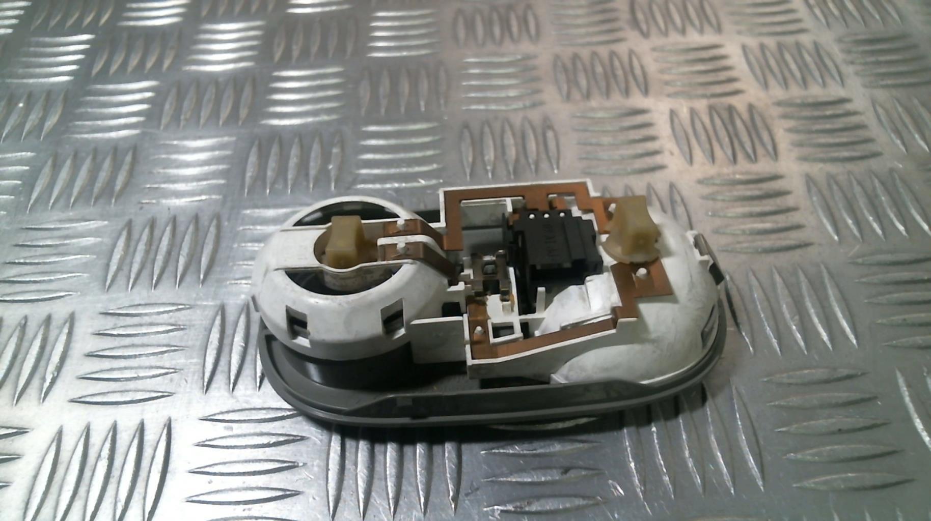 Eclairage de plafonnier RENAULT CLIO 2 PHASE 2 Diesel - 1