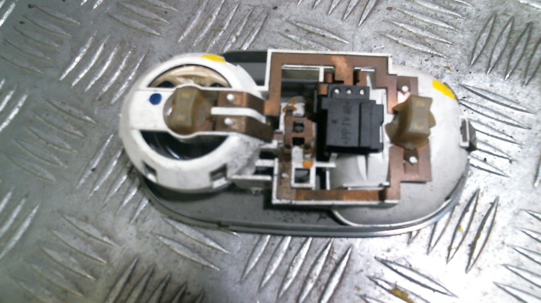 Eclairage de plafonnier RENAULT CLIO 2 PHASE 2 Diesel - 1