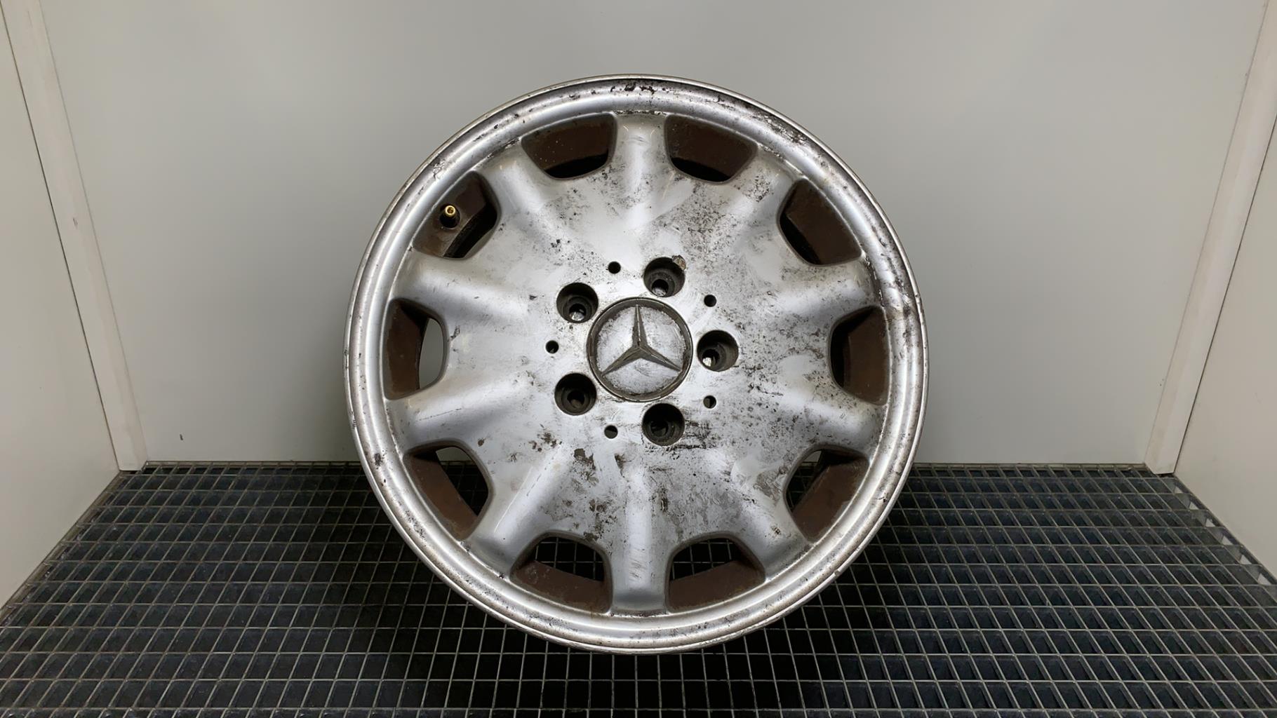 Jante MERCEDES CLASSE E 210  - 1