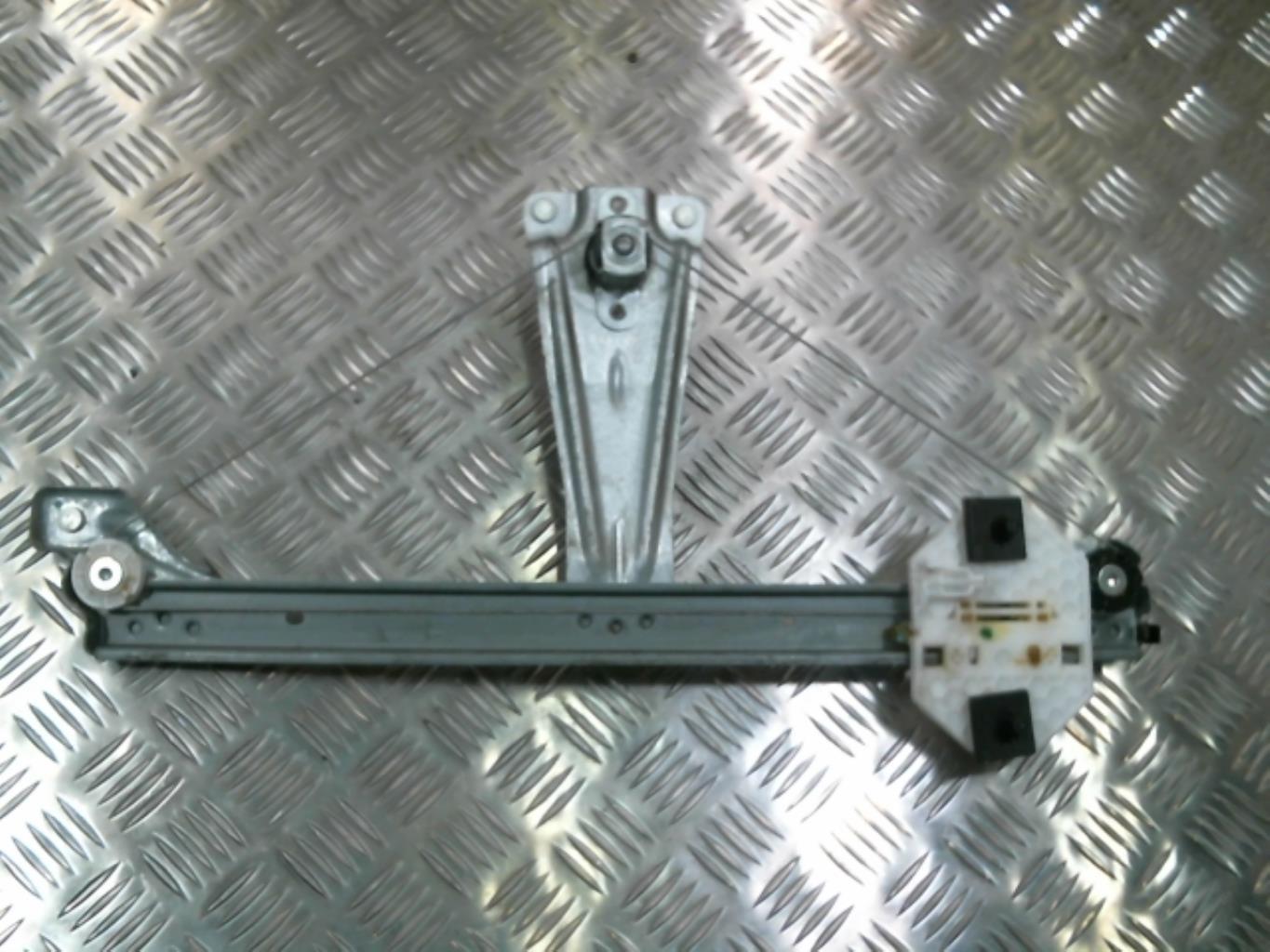 Alzacristalli manuale posteriore sinistro DACIA SANDERO 2 PHASE 1 Diésel - 1