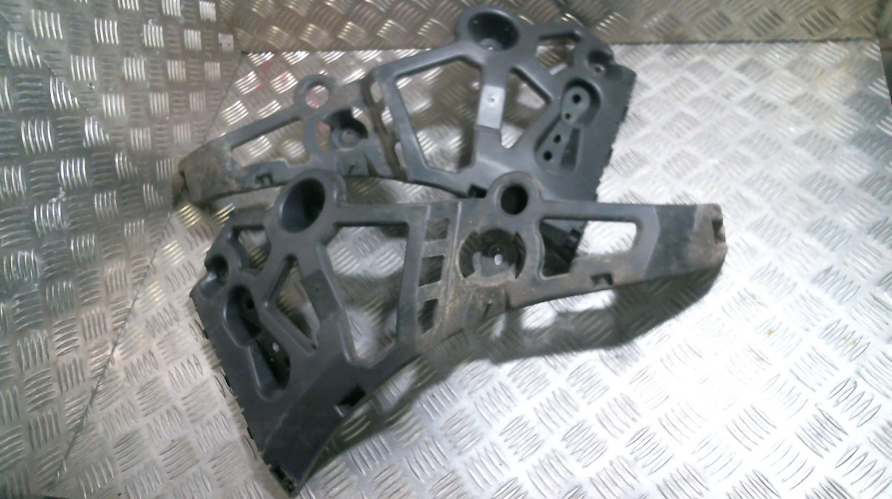 Support de pare chocs arriere RENAULT MEGANE 3 PHASE 1 COUPE Diesel - 1