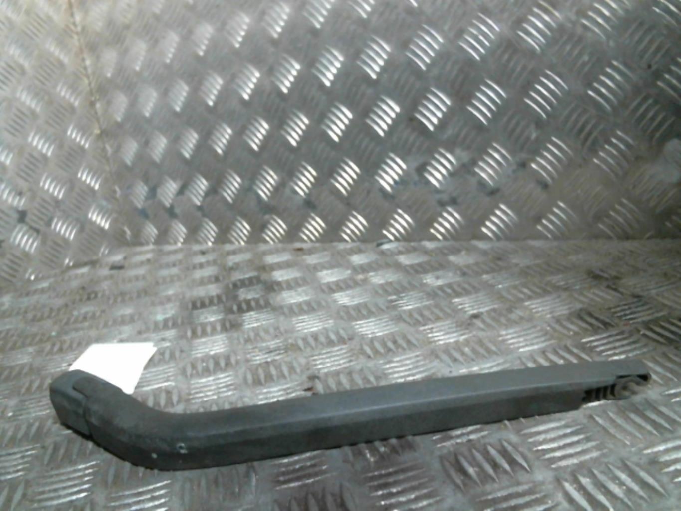 Braccio tergicristallo posteriore TOYOTA COROLLA 10 PHASE 2 BREAK Diésel - 1
