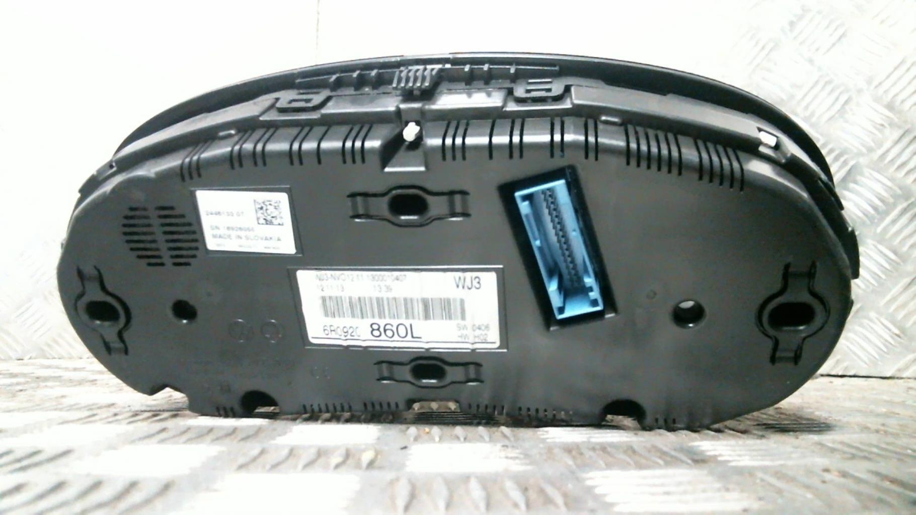 Compteur VOLKSWAGEN POLO 5 PHASE 1 Essence - 1