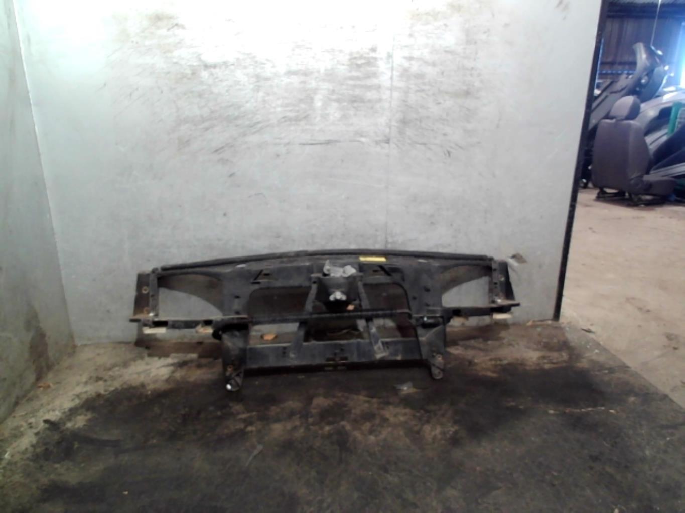 Face avant FORD MONDEO 2 Essence - 1