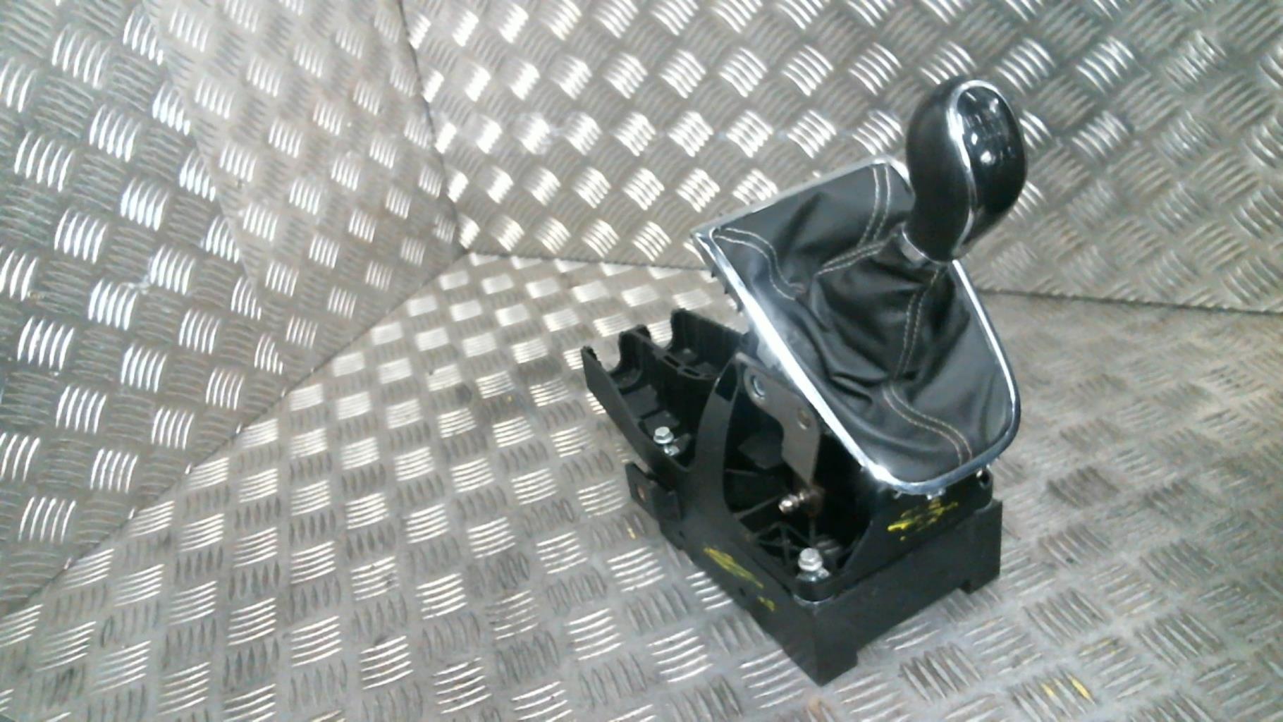 Levier de vitesses OPEL ASTRA J PHASE 1 Diesel - 1