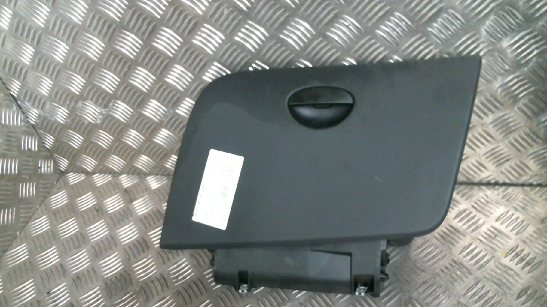 Boite a gants SEAT LEON 2 PHASE 2 Diesel - 1