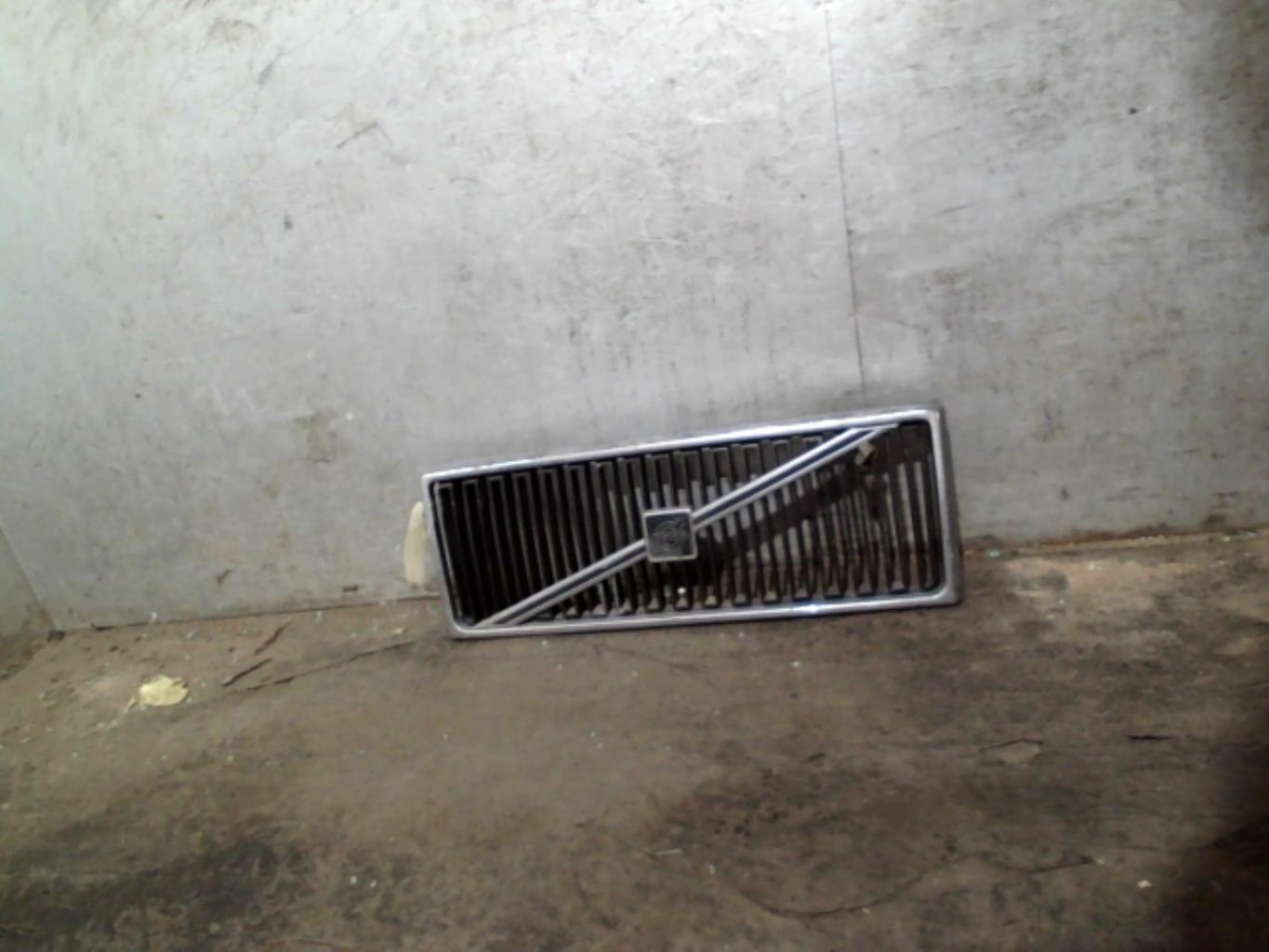 Calandre VOLVO 740 PHASE 2 BREAK Essence - 1
