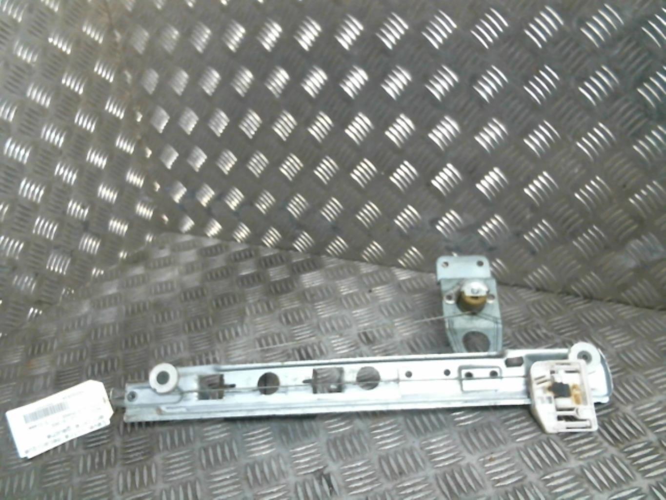 Alzacristalli manuale posteriore sinistro RENAULT MEGANE 2 PHASE 1 Diésel - 1
