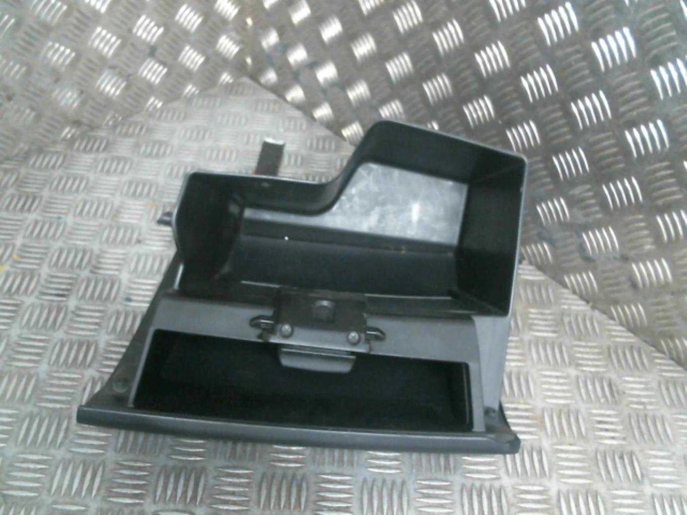 Boite a gants MAZDA 2 2 PHASE 1 Essence - 1