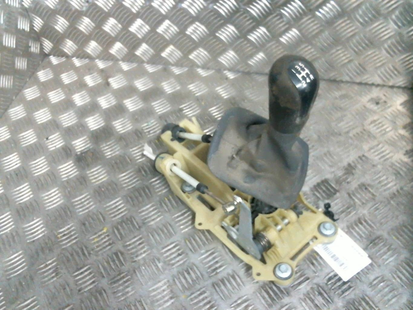 Levier de vitesses VOLVO S 40 2 PHASE 1 Diesel - 1