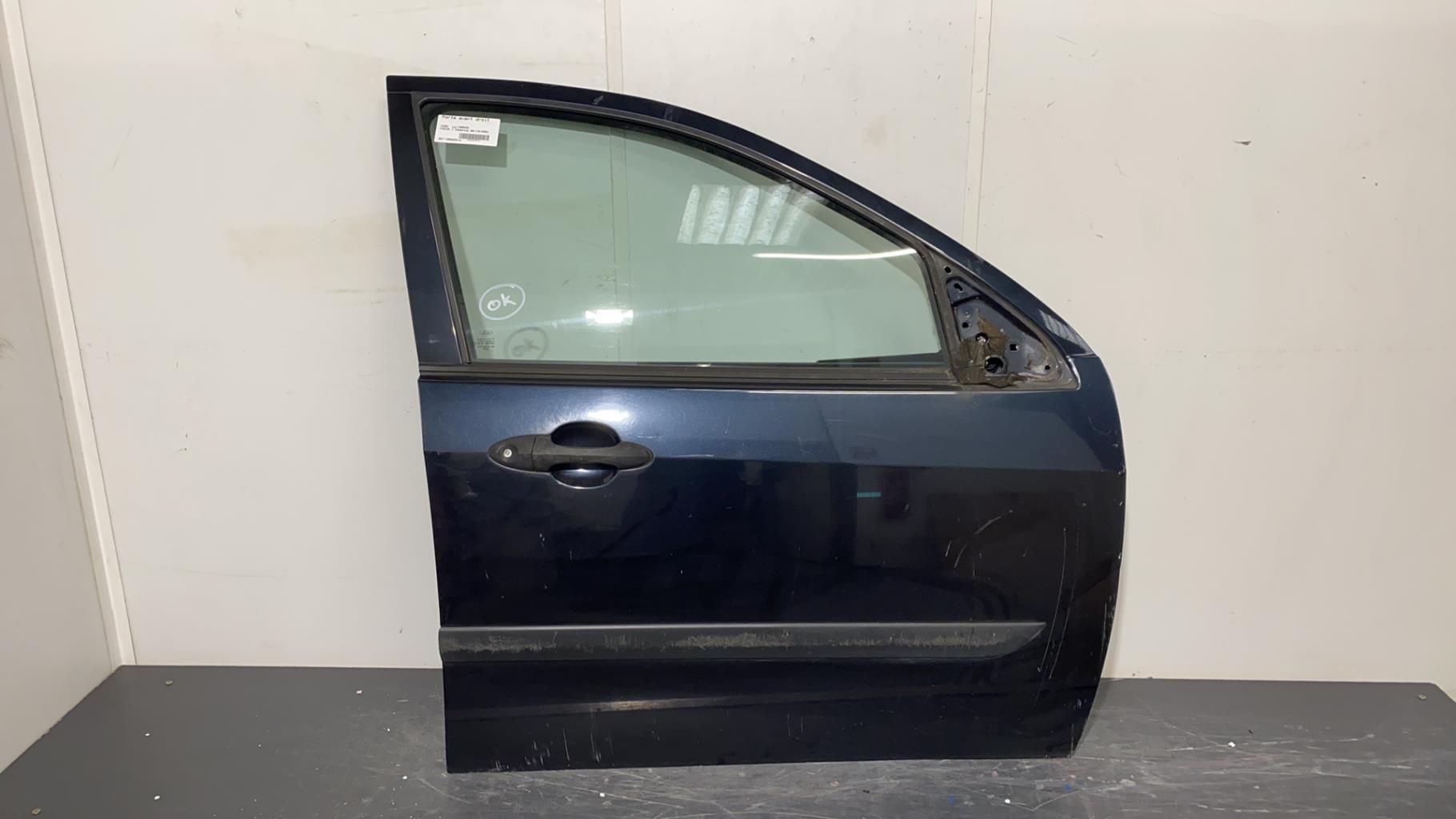 Puerta delantera derecha FORD FOCUS 1 Gasolina - 1