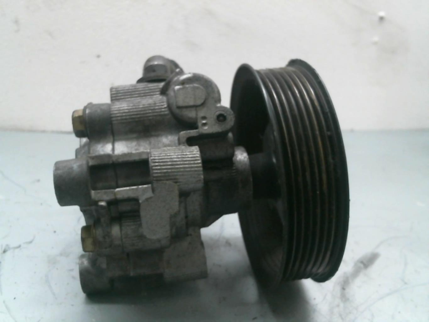 Pompe de direction TOYOTA RAV4 2 Essence - 1