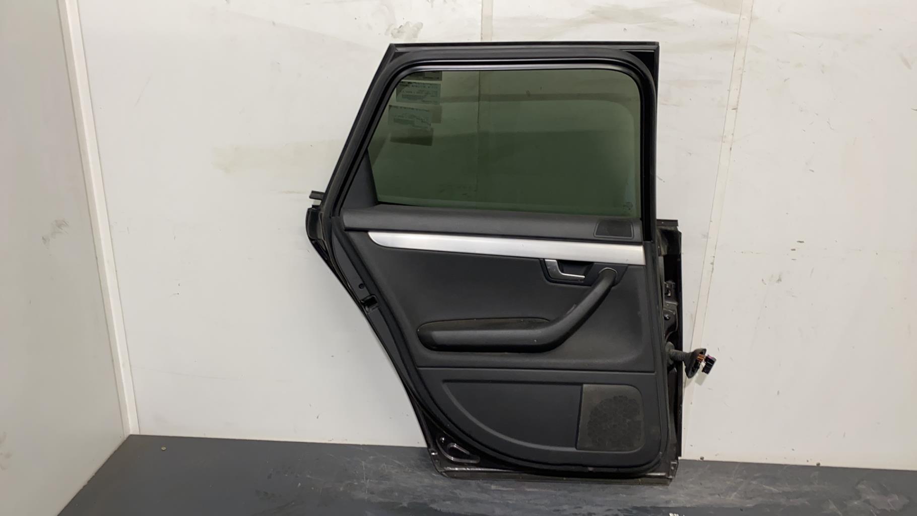Puerta trasera izquierda AUDI A4 2 AVANT PHASE 2 BREAK Diésel - 1