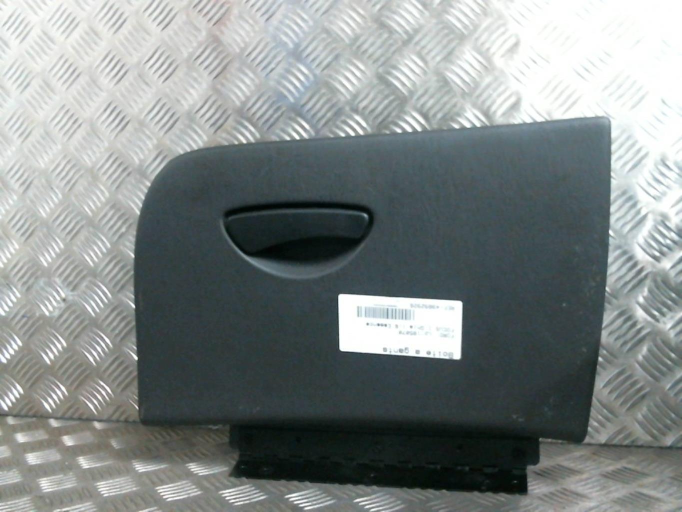 Boite a gants FORD FOCUS 1 Essence - 1