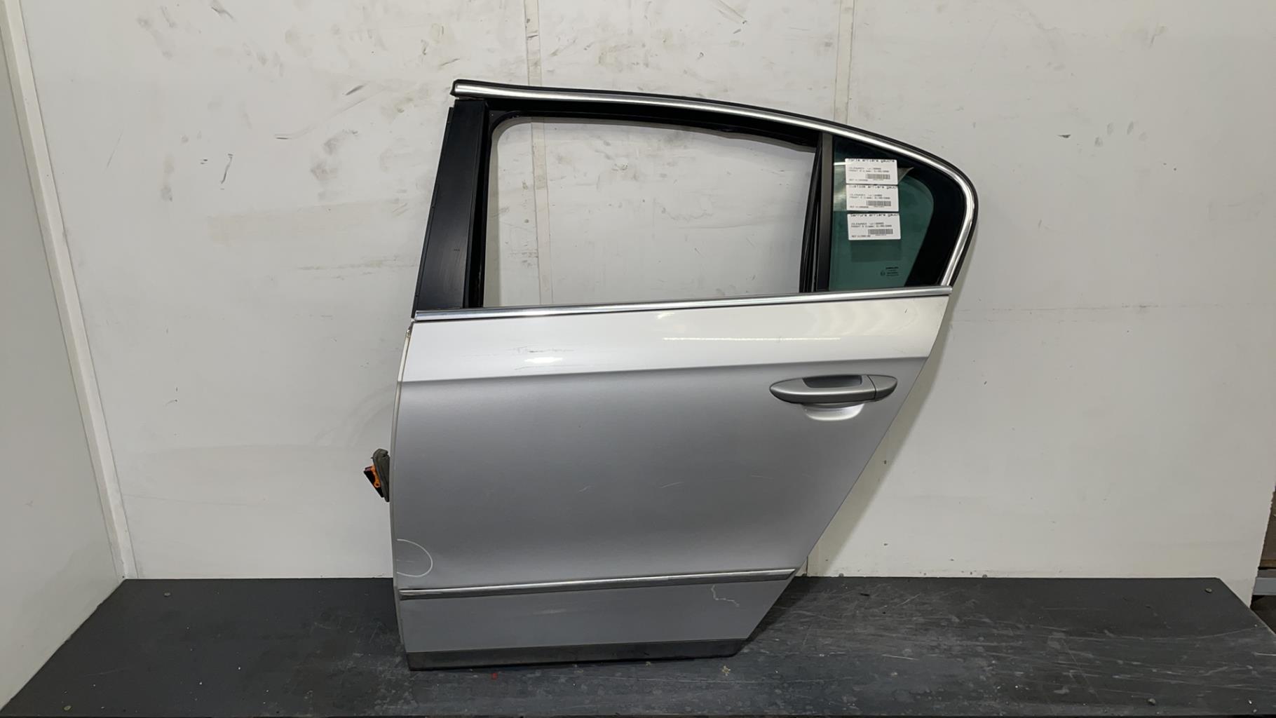 Portiera posteriore sinistra VOLKSWAGEN PASSAT 5 Diésel - 1