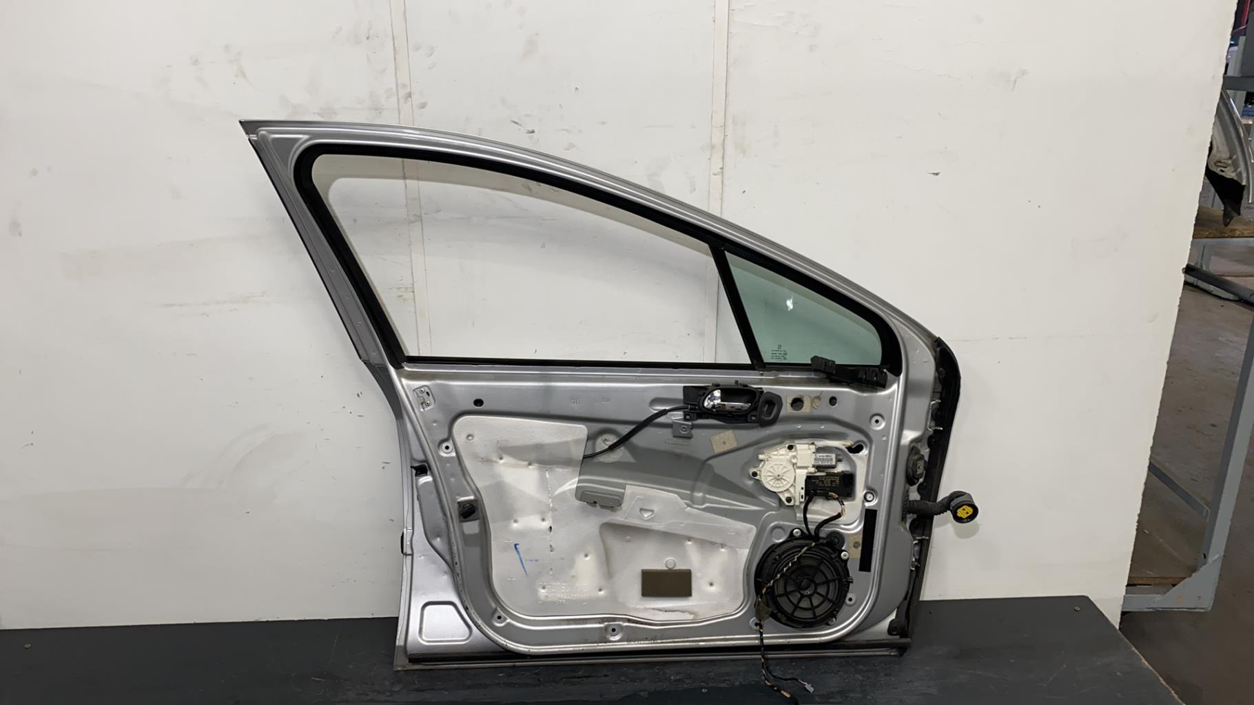Portiera anteriore sinistra PEUGEOT 407 PHASE 1 Diésel - 1