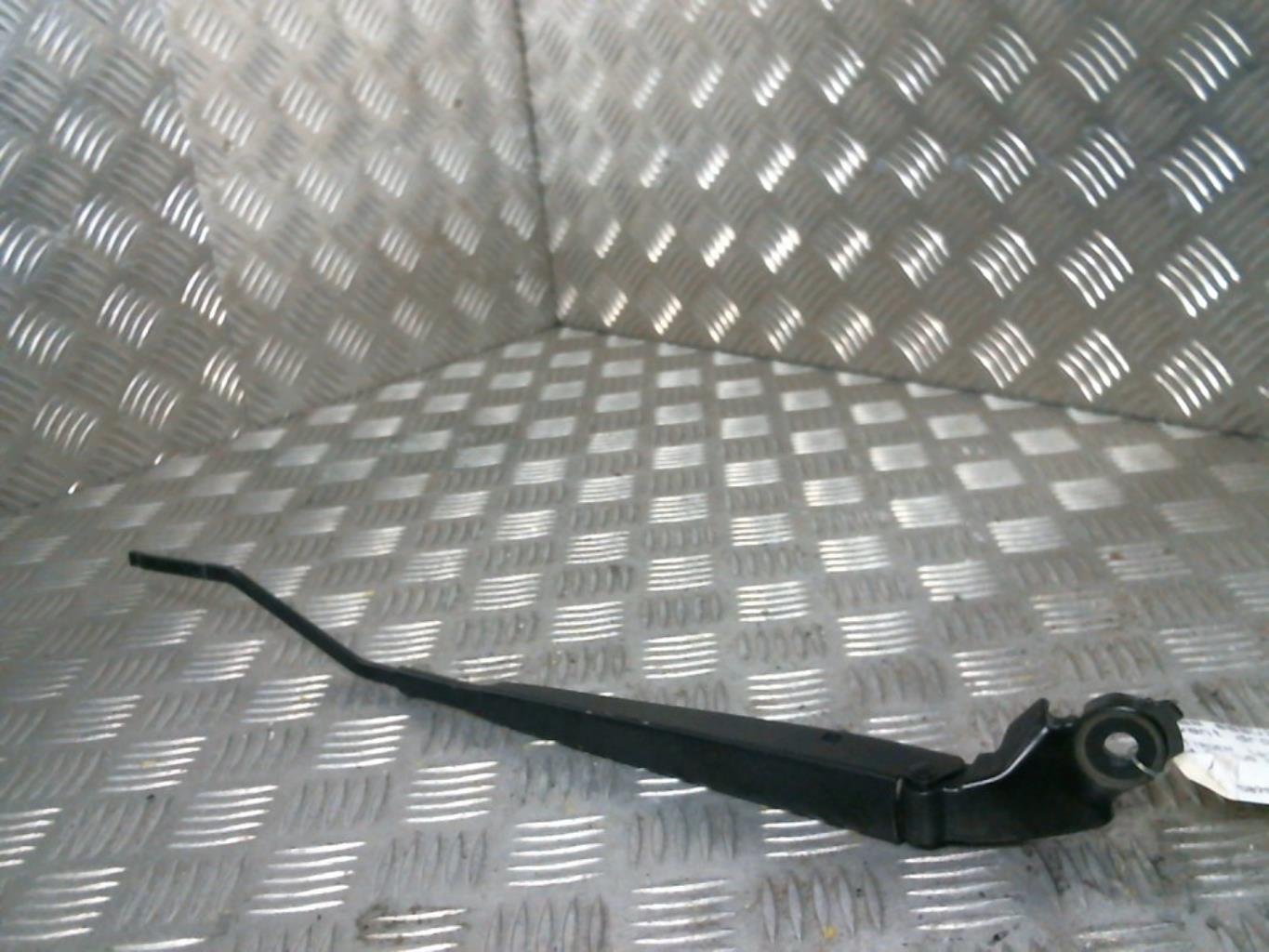Braccio tergicristallo anteriore destro CITROEN C4 CACTUS Gasolina - 1